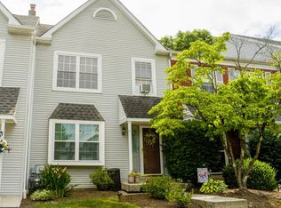 2480 Hillendale Dr, Eagleville, PA 19403