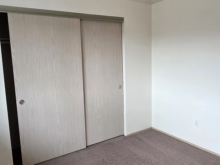 Brittany Crossing Apartments — Photo 23