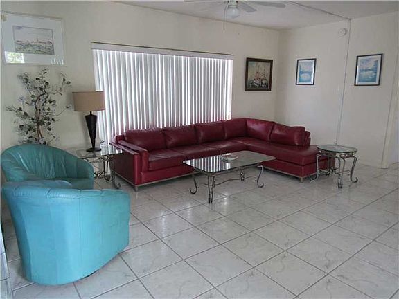 3rd image of 141 Isle Of Venice Dr APT 7