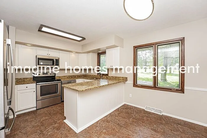 5095 Som Center Rd — Photo 5