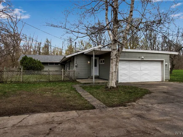 849 Balmer Rd, Youngstown, NY 14174