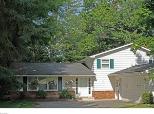 117 Fernwood Rd, Chagrin Falls, OH 44022