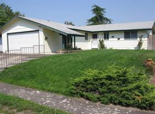 940 N 5th St, Central Pt, OR