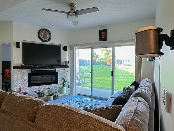 5th image of 4697 Courtyard Dr