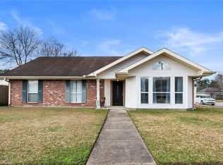 3729 Tara Dr, Destrehan, LA 70047