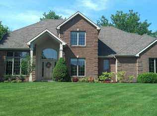 10033 Hunters Retreat, Fort Wayne, IN 46804