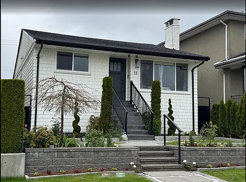 11 Howard Ave Photo 1