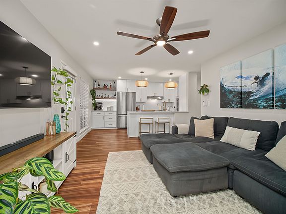 4th image of 160 Keonekai Rd APT 8-101