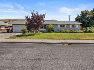 2001 Benson Ave, Prosser, WA 99350