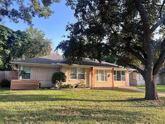 2nd image of 1711 Wilde Rock Way