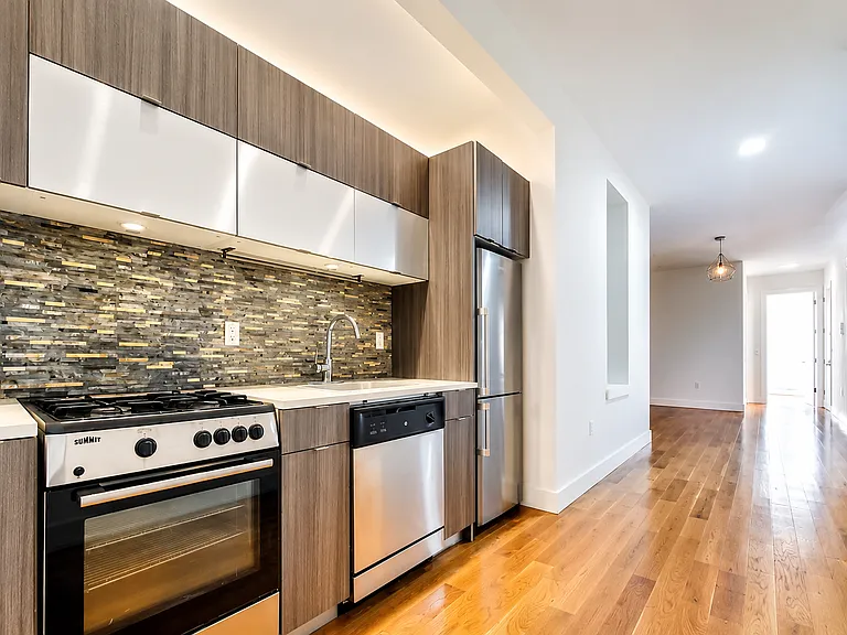 55 Troutman St #2L — Photo 1