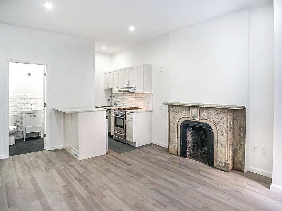 1st image of 119 E 60th St APT 4F