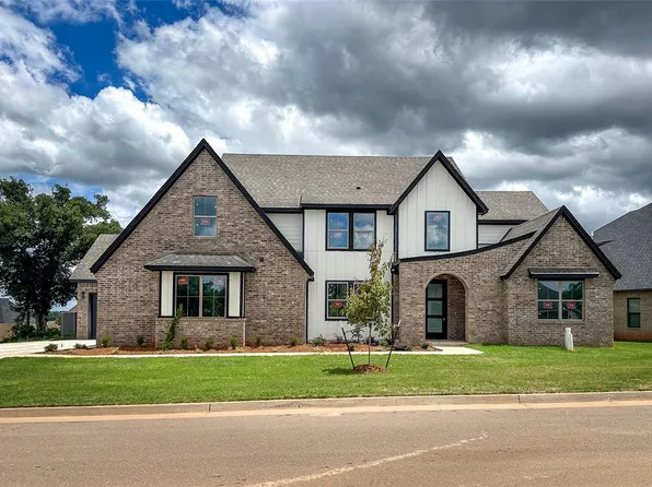 4528 Maple Ridge Dr, Edmond, OK 73034