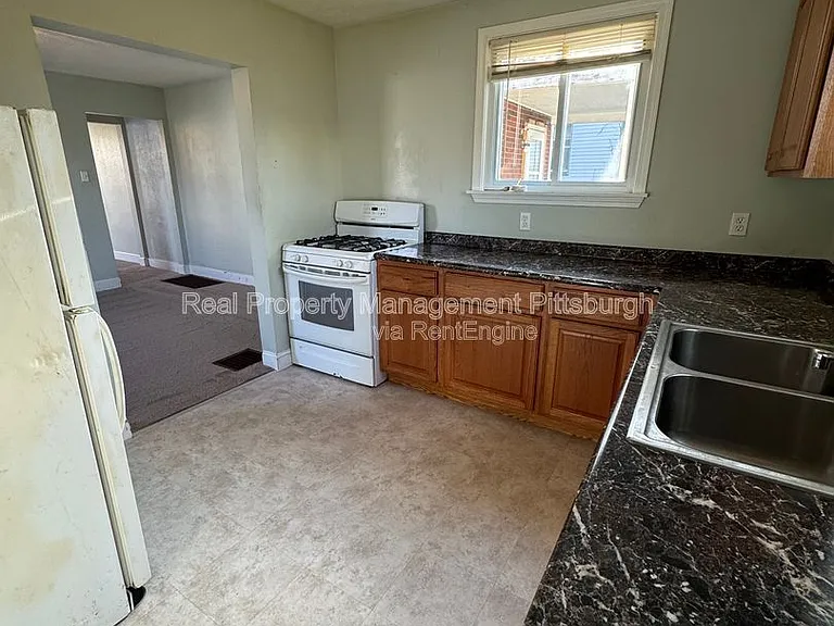 601 Farnsworth Ave — Photo 7