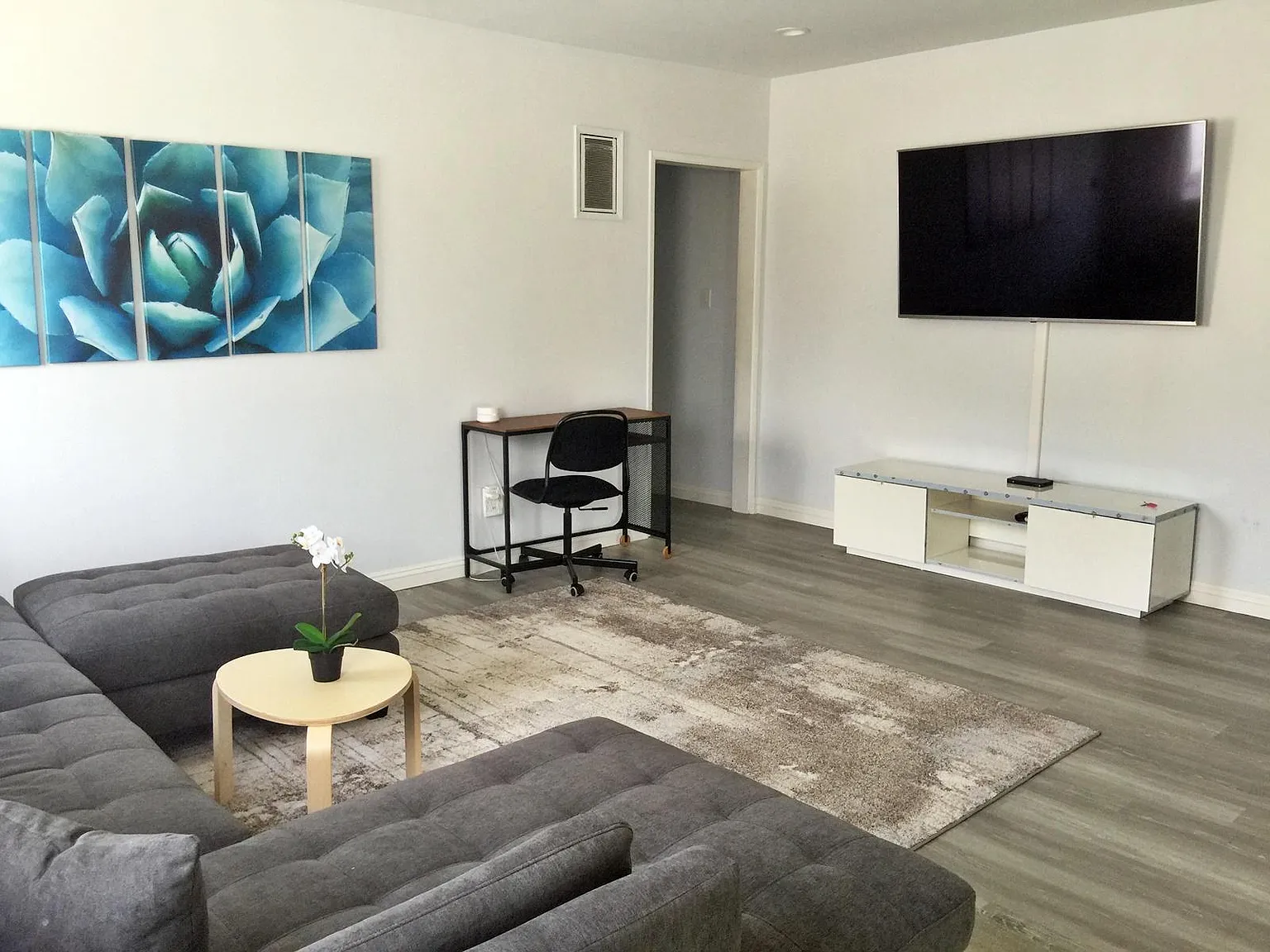 2224 S Spaulding Ave — Photo 1