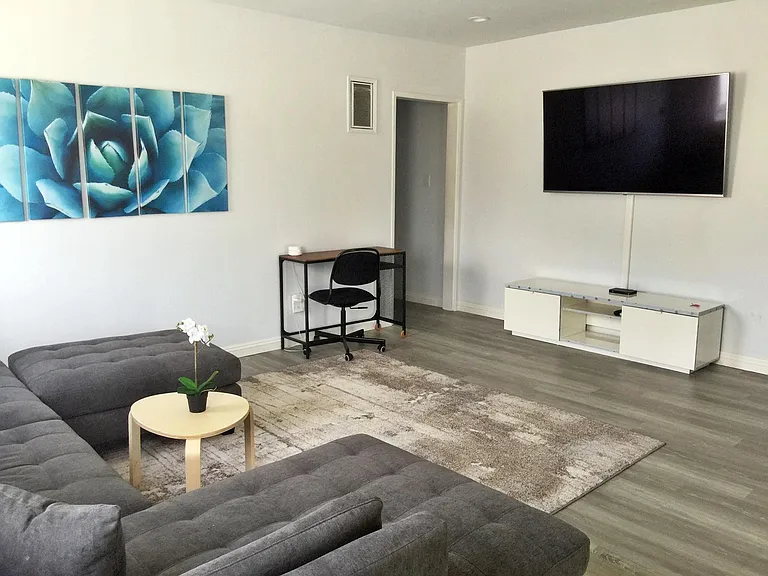 2224 S Spaulding Ave #3 — Photo 11