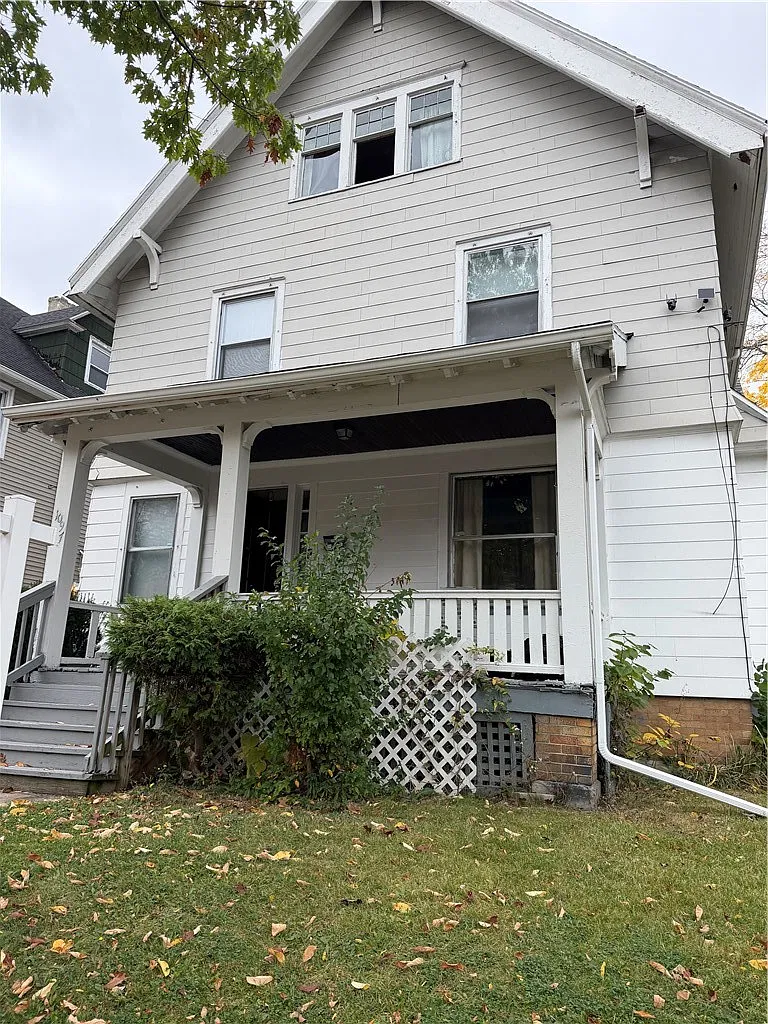 3 bed, 1.0 bath, 7056 sqft, $1,400 — Photo 1