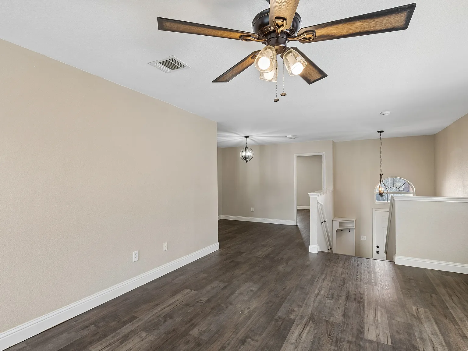3 bed, 1799 sqft, $2,325 — Photo 4