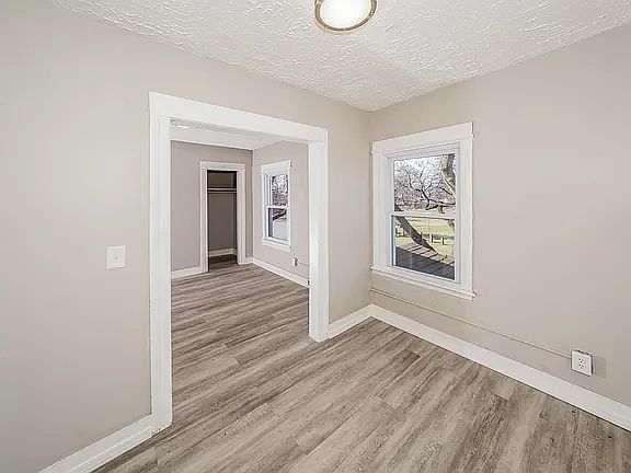 5th image of 49 Ackerman St