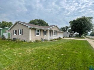 1001 E 8th St, Storm Lake, IA 50588