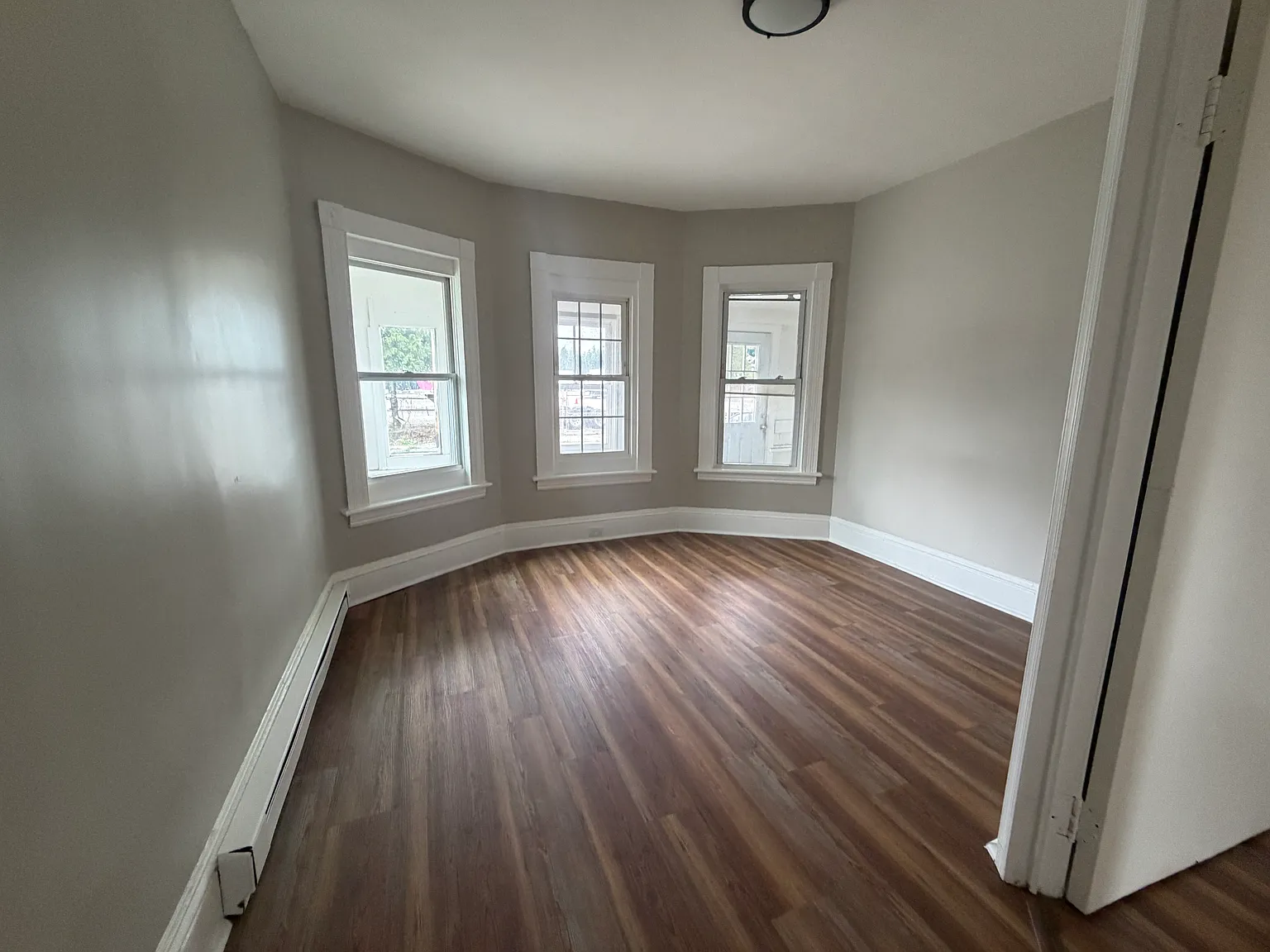 2 bed, 700 sqft, $1,700 — Photo 2