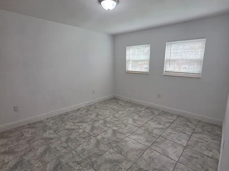 801 Sky Lake Cir #B — Photo 23