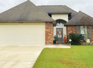 41418 Hearthstone Ave, Prairieville, LA 70769