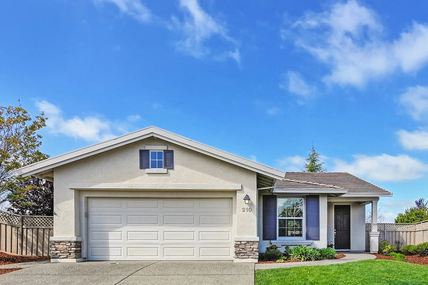 210 Harper Ct photo 1