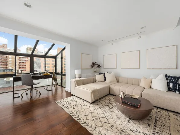 225 E 86th St APT 802, New York, NY 10028