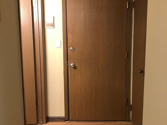 4th image of 427 E Main St APT D2