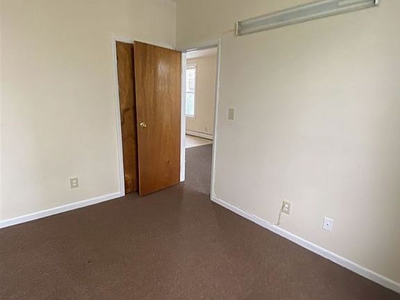 4th image of 128 Columbia Ave Floor 2