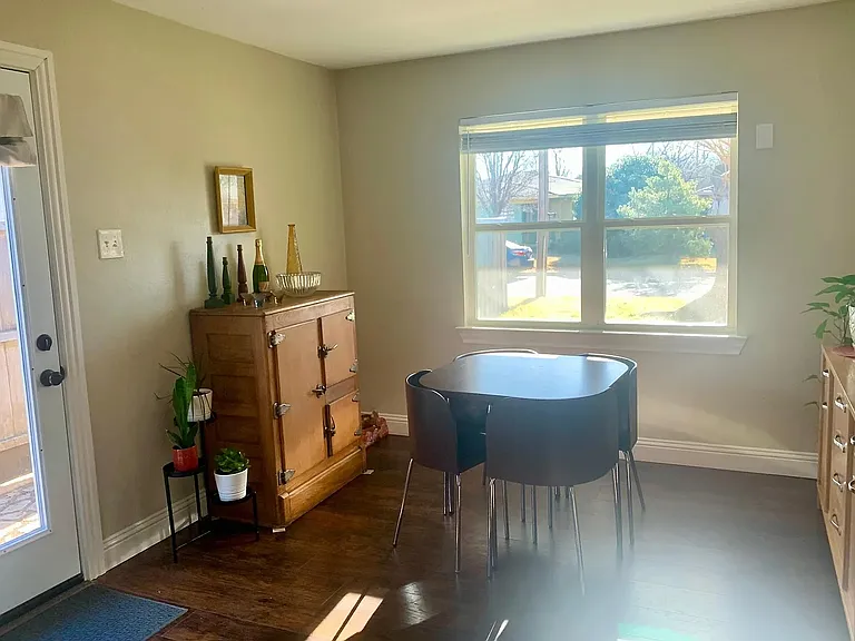 10021 Olmos Dr #10021 — Photo 5