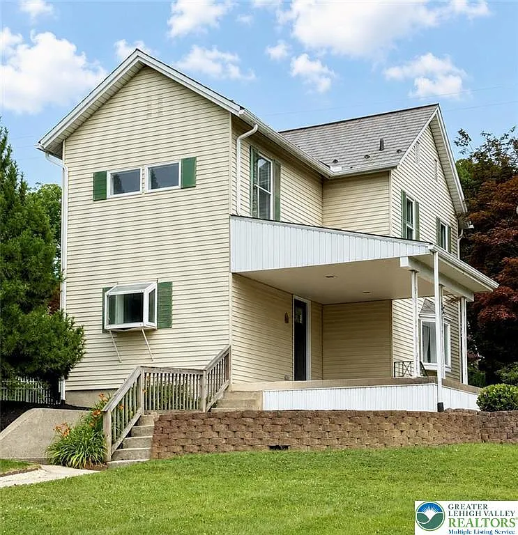 3 bed, 2.5 bath, 2284 sqft, $3,000 — Photo 3