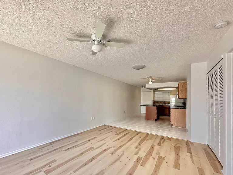 1001 W Marion Ave #9 — Photo 18