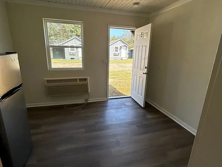 2905 E 12th Ave — Photo 10