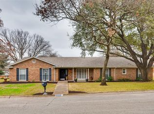 4301 Winding Way, Benbrook, TX 76126