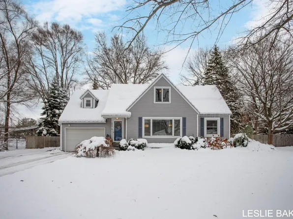 943 College Ave, Holland, MI 49423