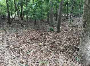 7 Columbine Ave N, Hampton Bays, NY 11946
