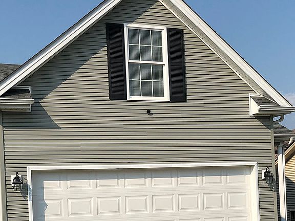4th image of 444 Wellington Way