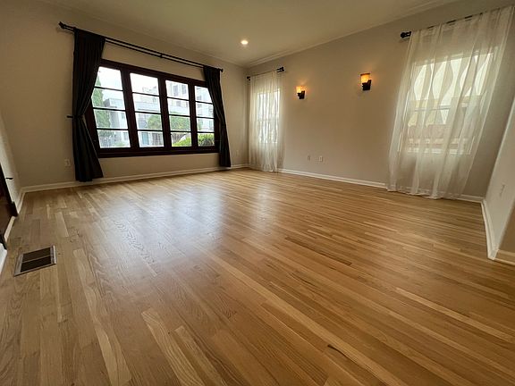 3rd image of 806 N Alfred St APT 1