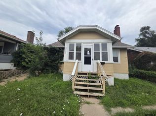 2724 Whitmore St, Omaha, NE 68112