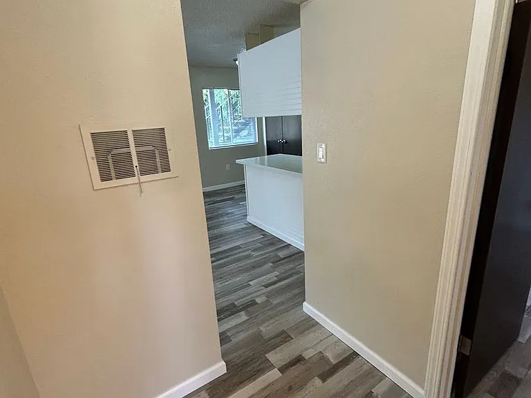 641 W 1st Ave — Photo 10