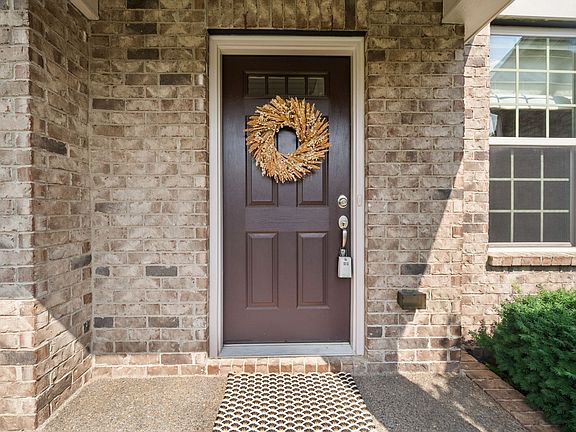 3rd image of 301 Whitman Ct