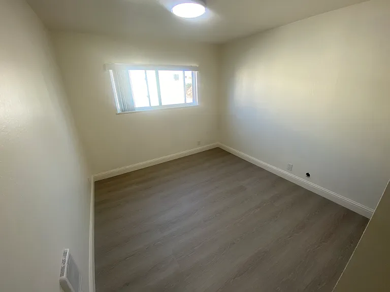 411 Euclid Ave #12 — Photo 9