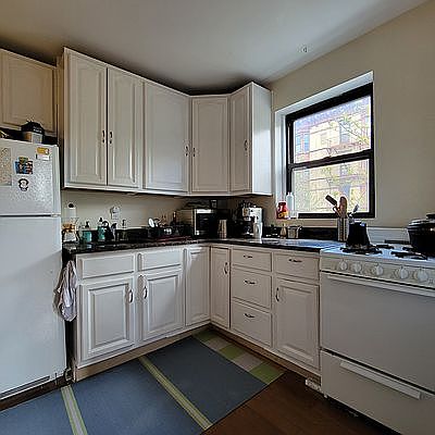 3rd image of 206 7th Ave APT 3