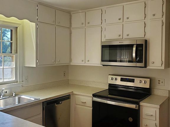 3rd image of 6449 Johns Rd