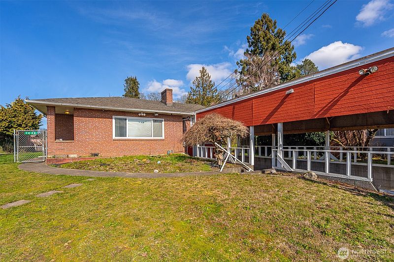 2nd image of 1428 SW Grandview Avenue