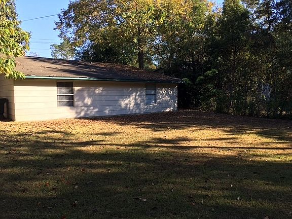 4th image of 711 Langdale Dr