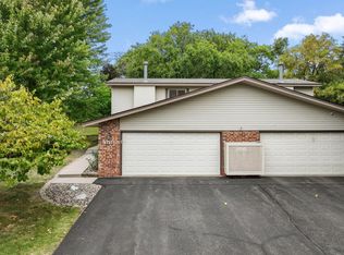 13430 Pepperwood Cir, Minnetonka, MN 55305