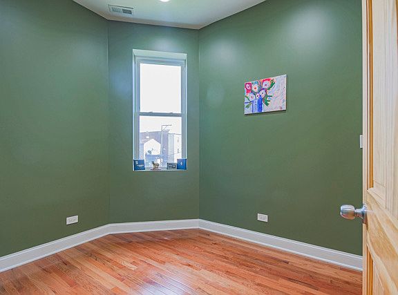 5th image of 3640 W Polk St Unit 2